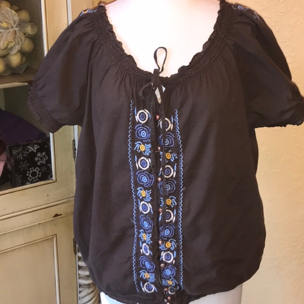 Top w/embroidery